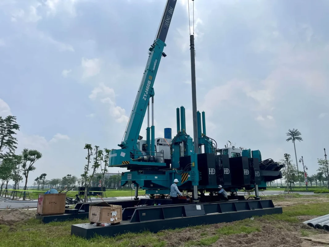 Hạ tầng đã hoàn chỉnh, vỉa hè, cây xanh đã hoàn thiện, đang ép cọc xây dựng 323 căn đầu tiên