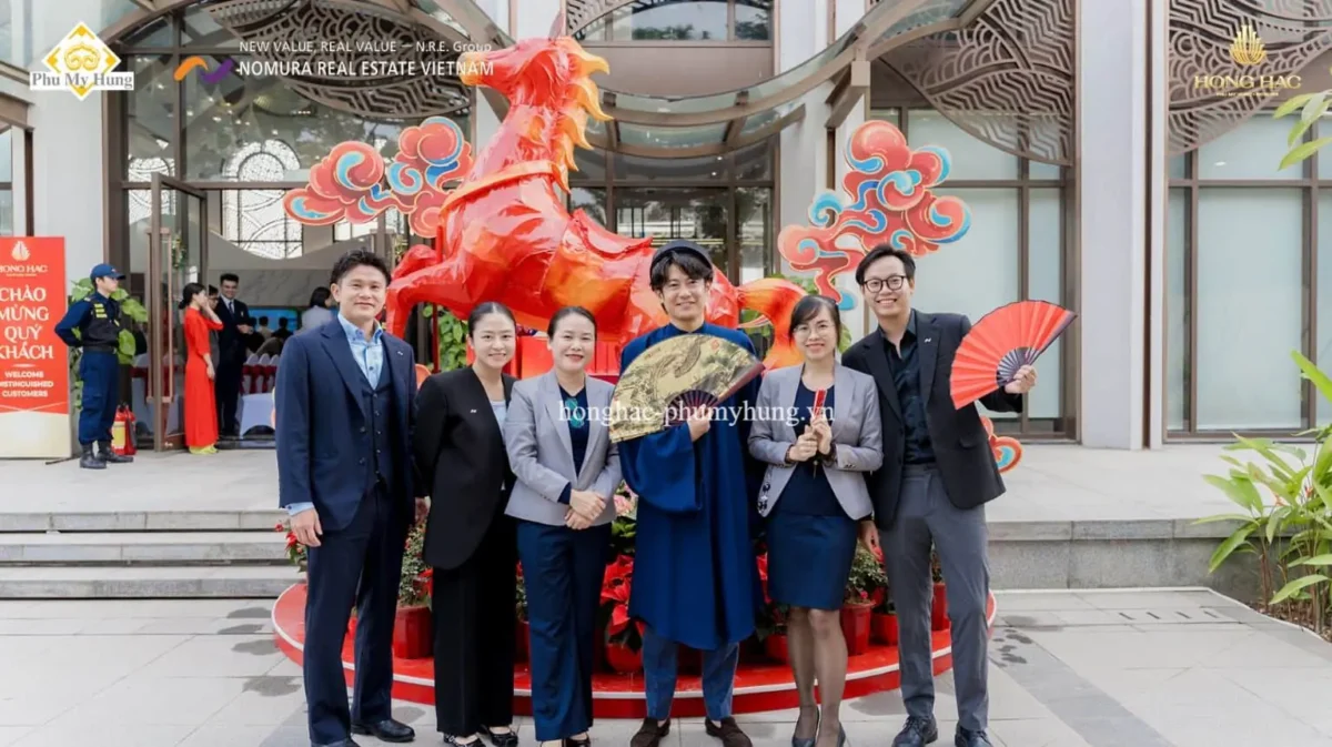 Khám Phá Phố Xuân Hồng Hạc City Bắc Ninh - Thiên Đường Check-in Rực Rỡ Chào Đón Năm Mới 2026 14 check in hong hac city 1