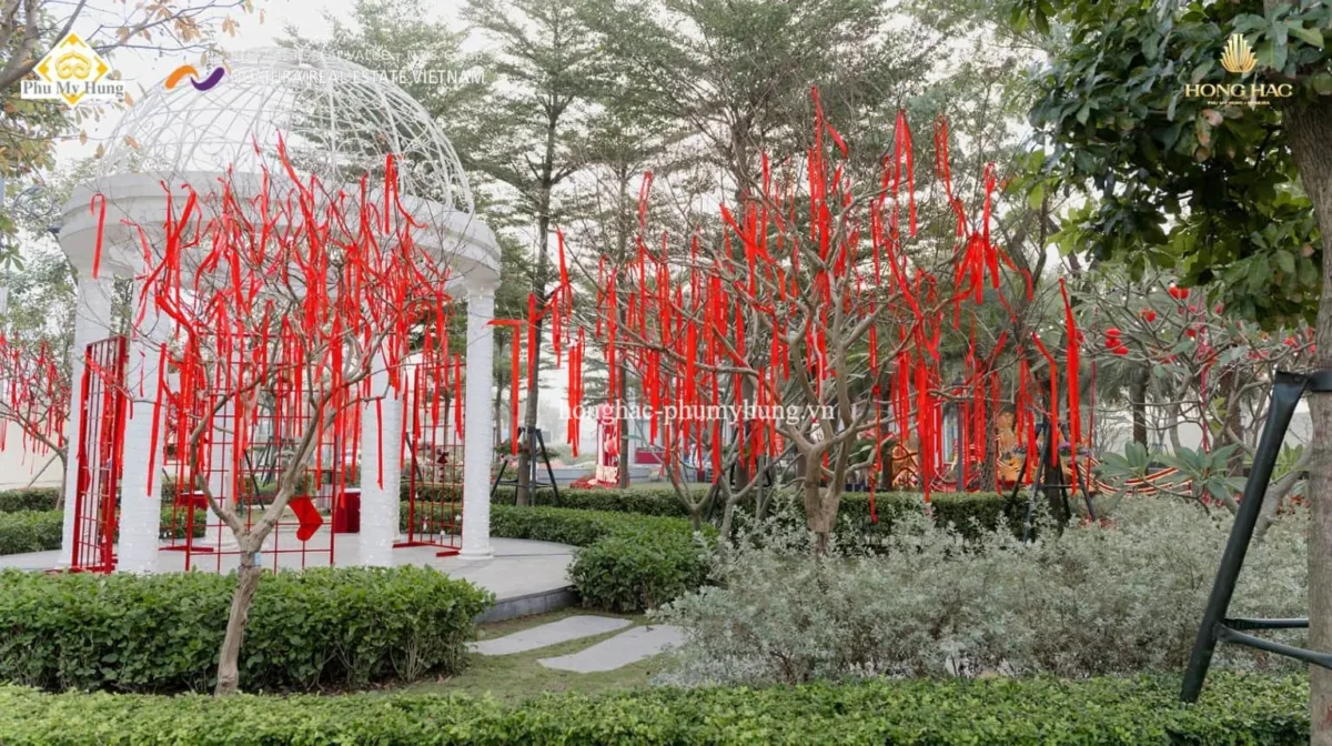 Khám Phá Phố Xuân Hồng Hạc City Bắc Ninh - Thiên Đường Check-in Rực Rỡ Chào Đón Năm Mới 2026 17 check in hong hac city 4