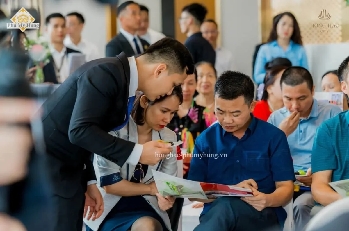 Sự Kiện “Vững Vàng Tài Chính – Vững Bước Tiên Phong” Thành Công Rực Rỡ Tại Sales Gallery Hồng Hạc City 11 vung vang tai chinh pmh 1